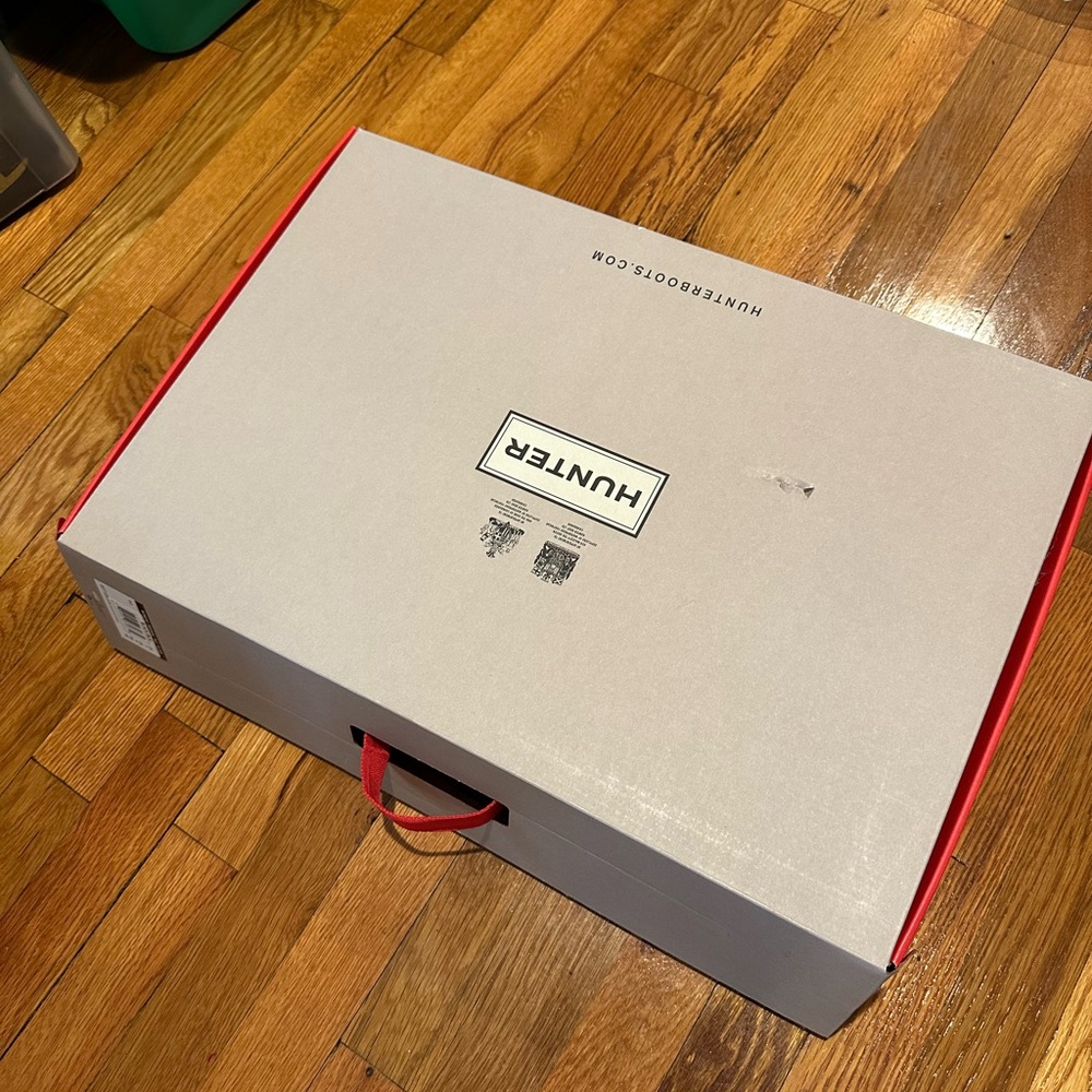 Hunter Red Boot Box
